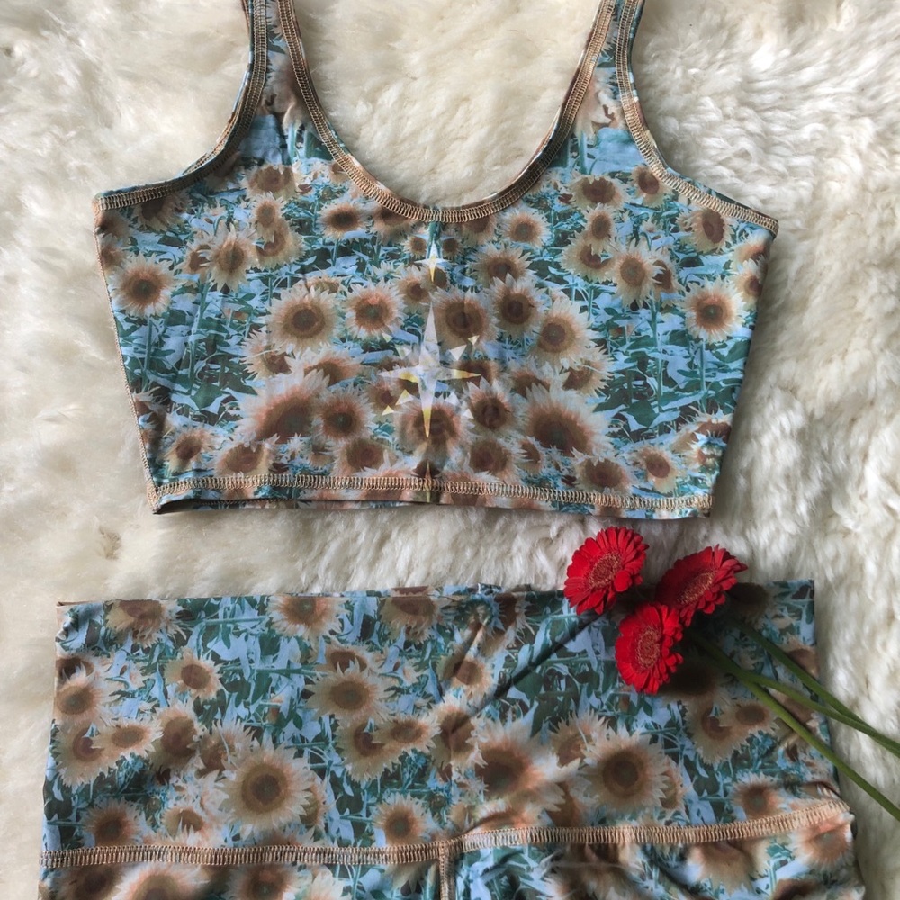 Teeki 🧘🏻‍♀️ Sunrise Hot Pants & Lover Tank - Picture 6 of 8